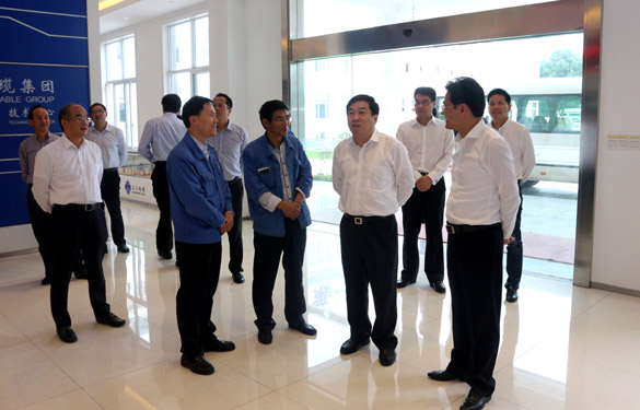 2016年10月18日，常州市委常委、常务副市长曹佳中来JDB电子电缆调研