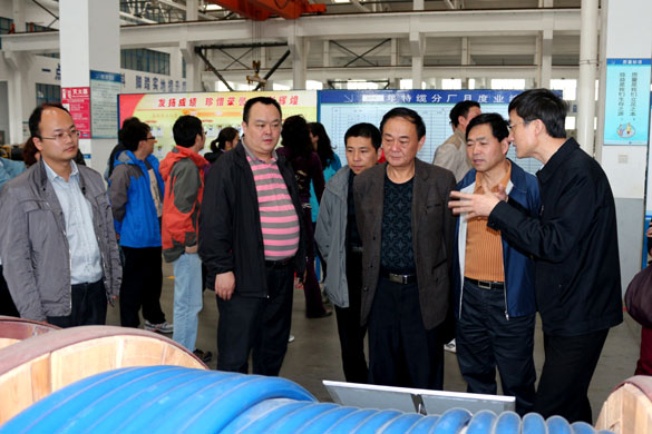 4月25日，常州市发改委辅导一行30余人来JDB电子电缆参观